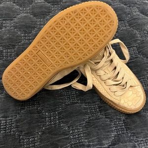 Alligator print leather Puma’s